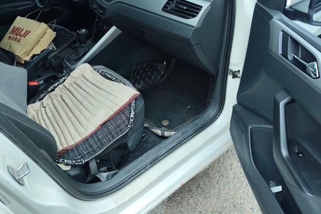 Volkswagen Polo 2023 thumb 4