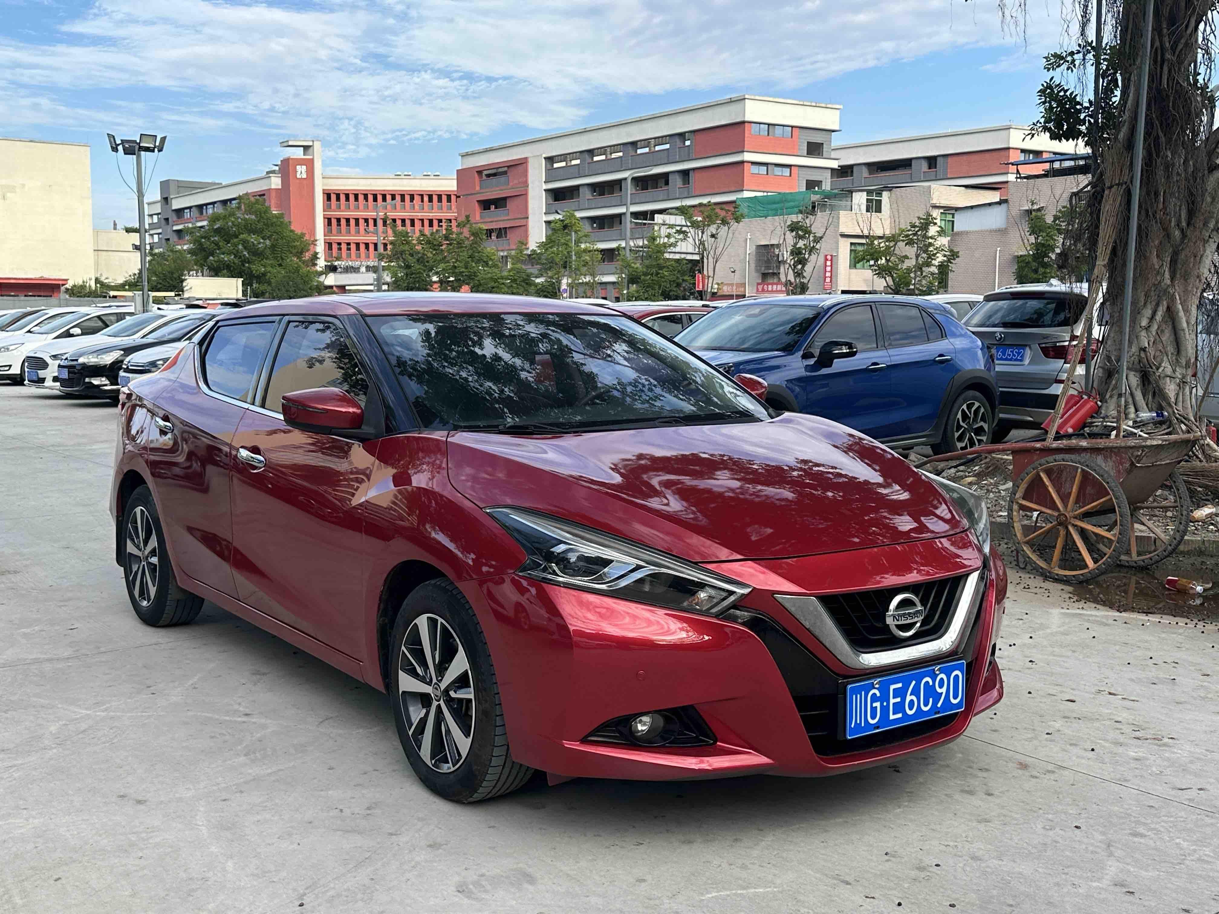 Nissan Lannia 2016 thumb 12
