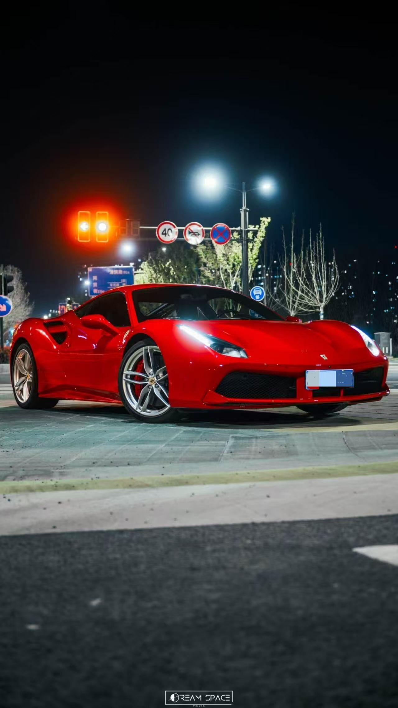 Ferrari 488 2015 thumb 4