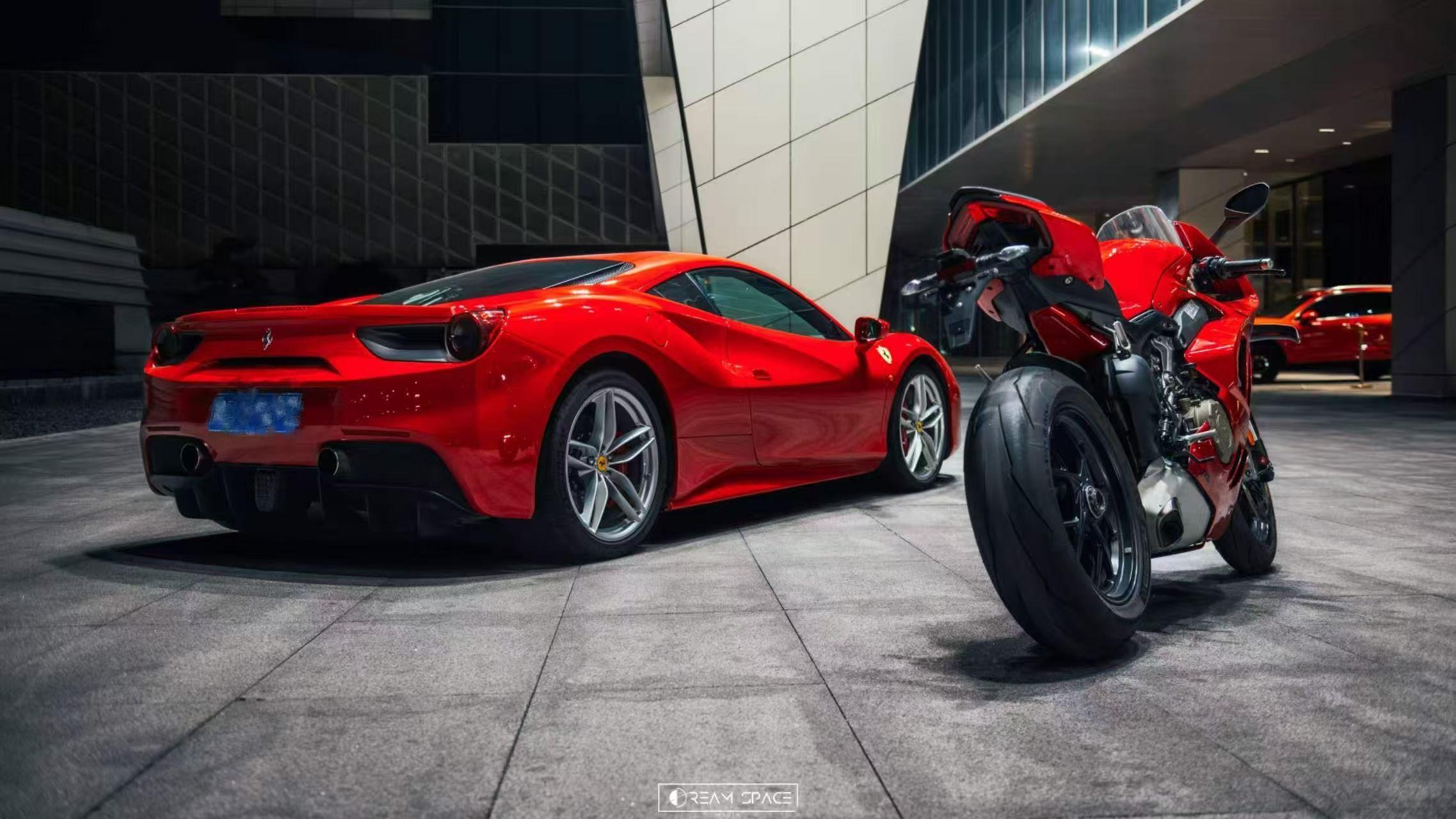 Ferrari 488 2015 thumb 5