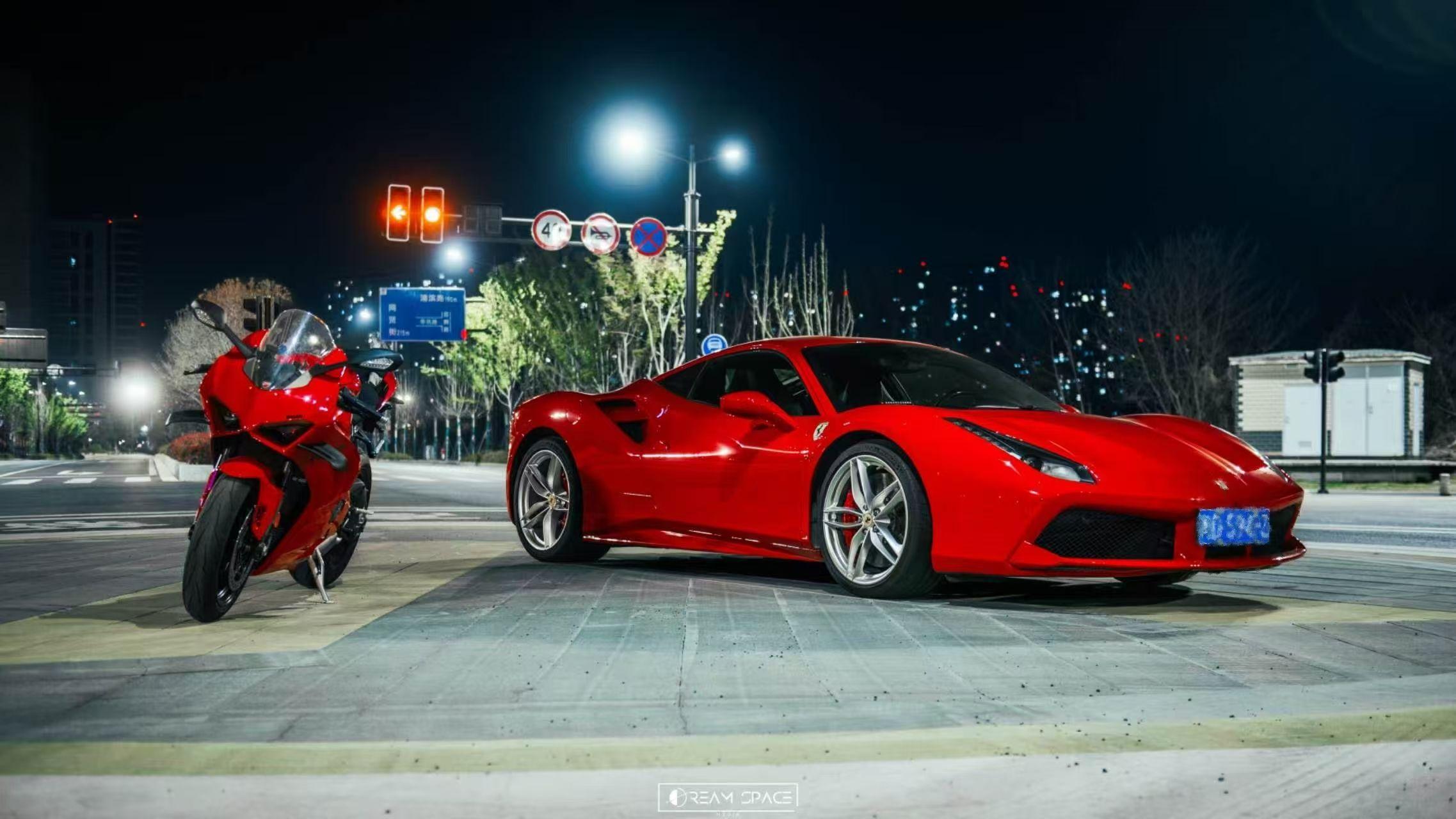 Ferrari 488 2015 thumb 7