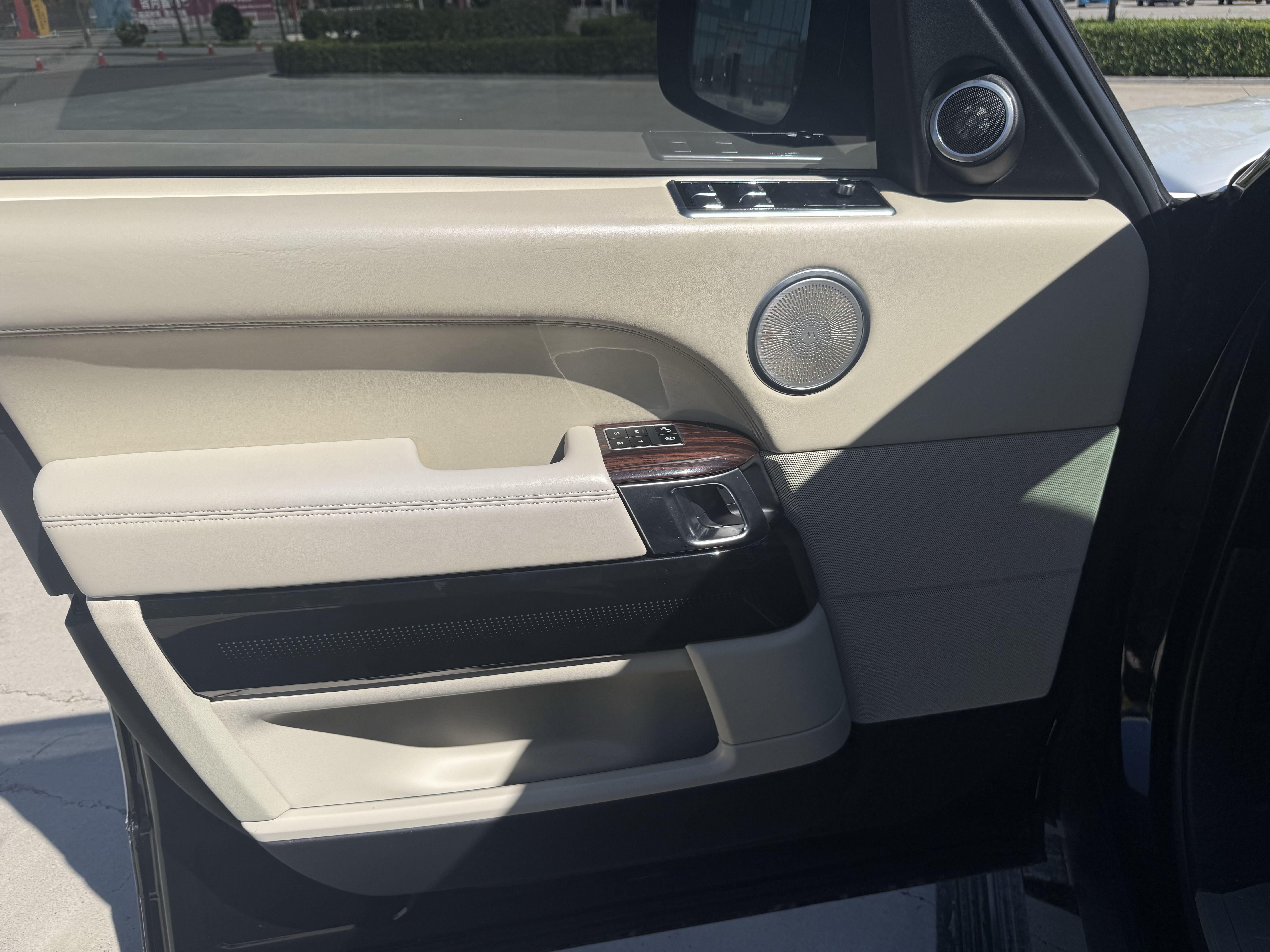 Land Rover Range Rover 2014 thumb 5