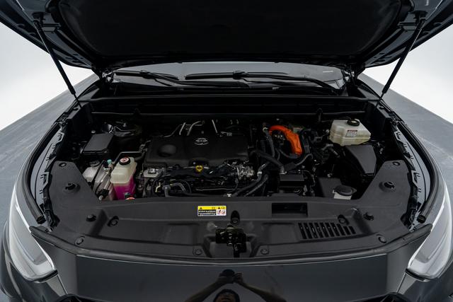 Toyota Crown 2023 thumb 8