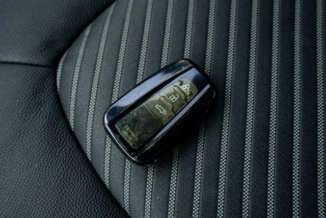Toyota Crown 2023 thumb 9