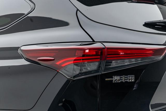 Toyota Crown 2023 thumb 11