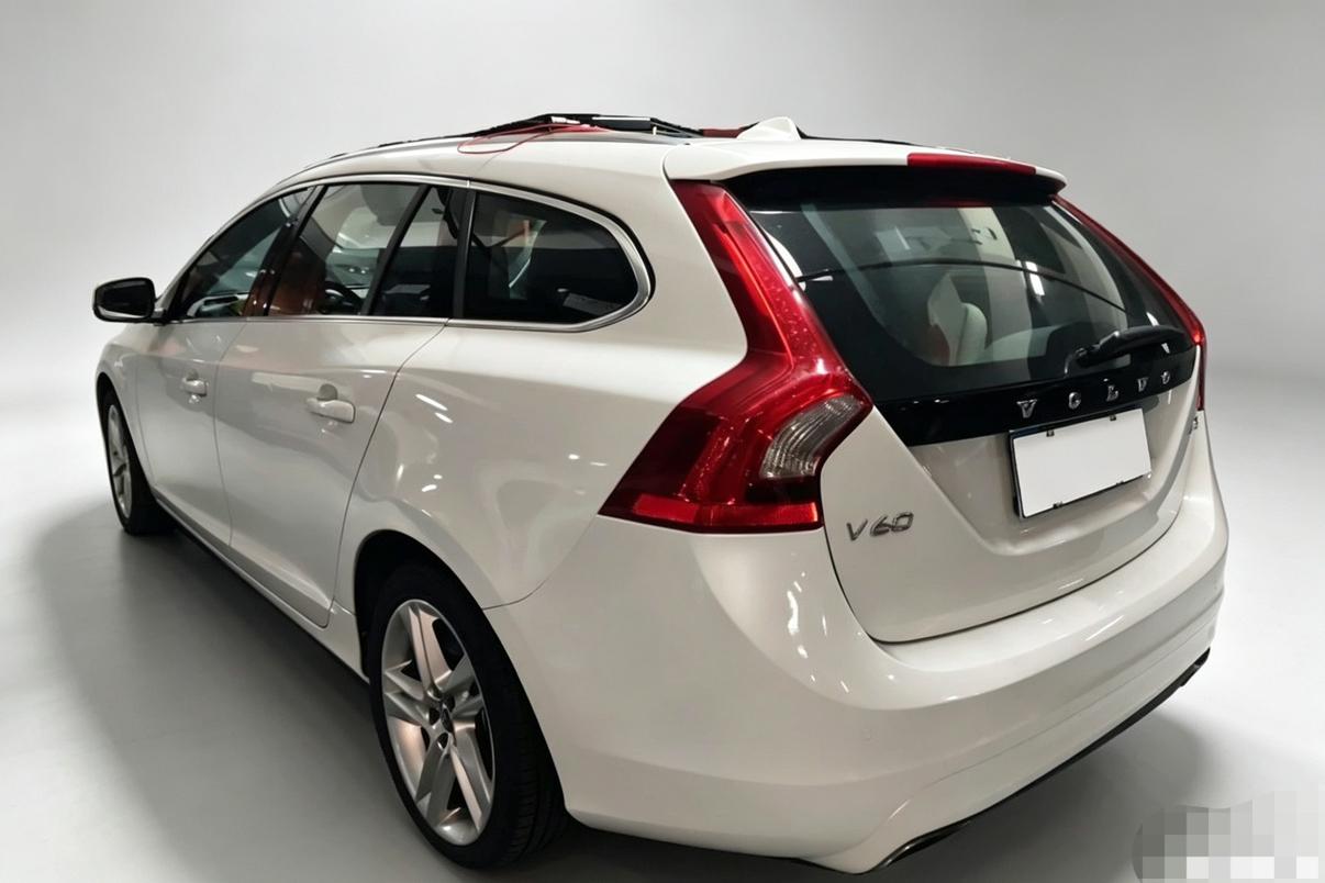 Volvo V60 2017 thumb 2