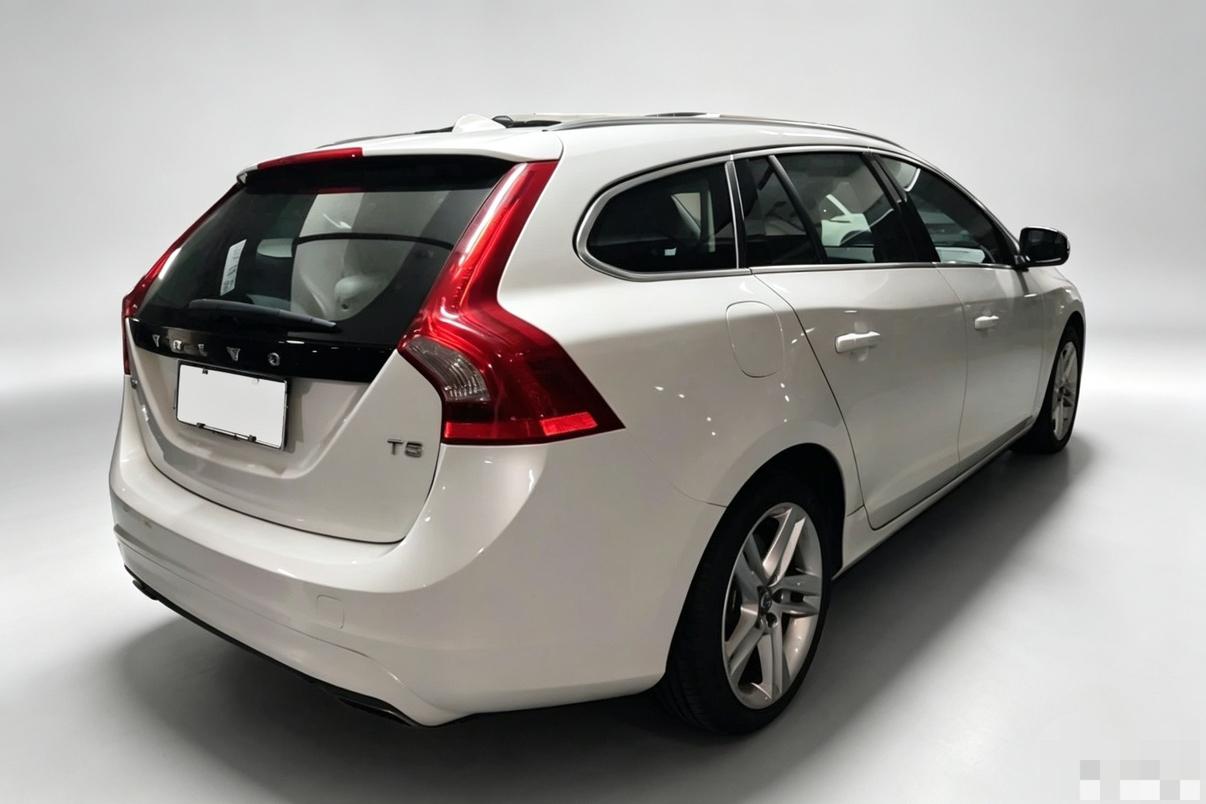 Volvo V60 2017 thumb 4