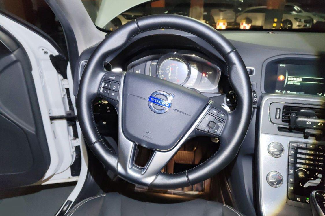 Volvo V60 2017 thumb 7