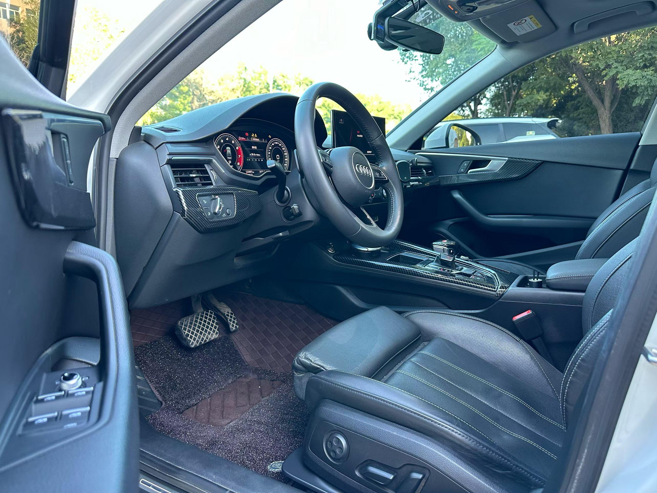 Audi A4 2020 thumb 6