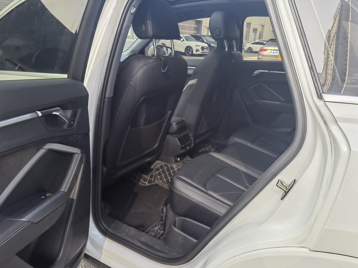Audi Q3 2024 thumb 6