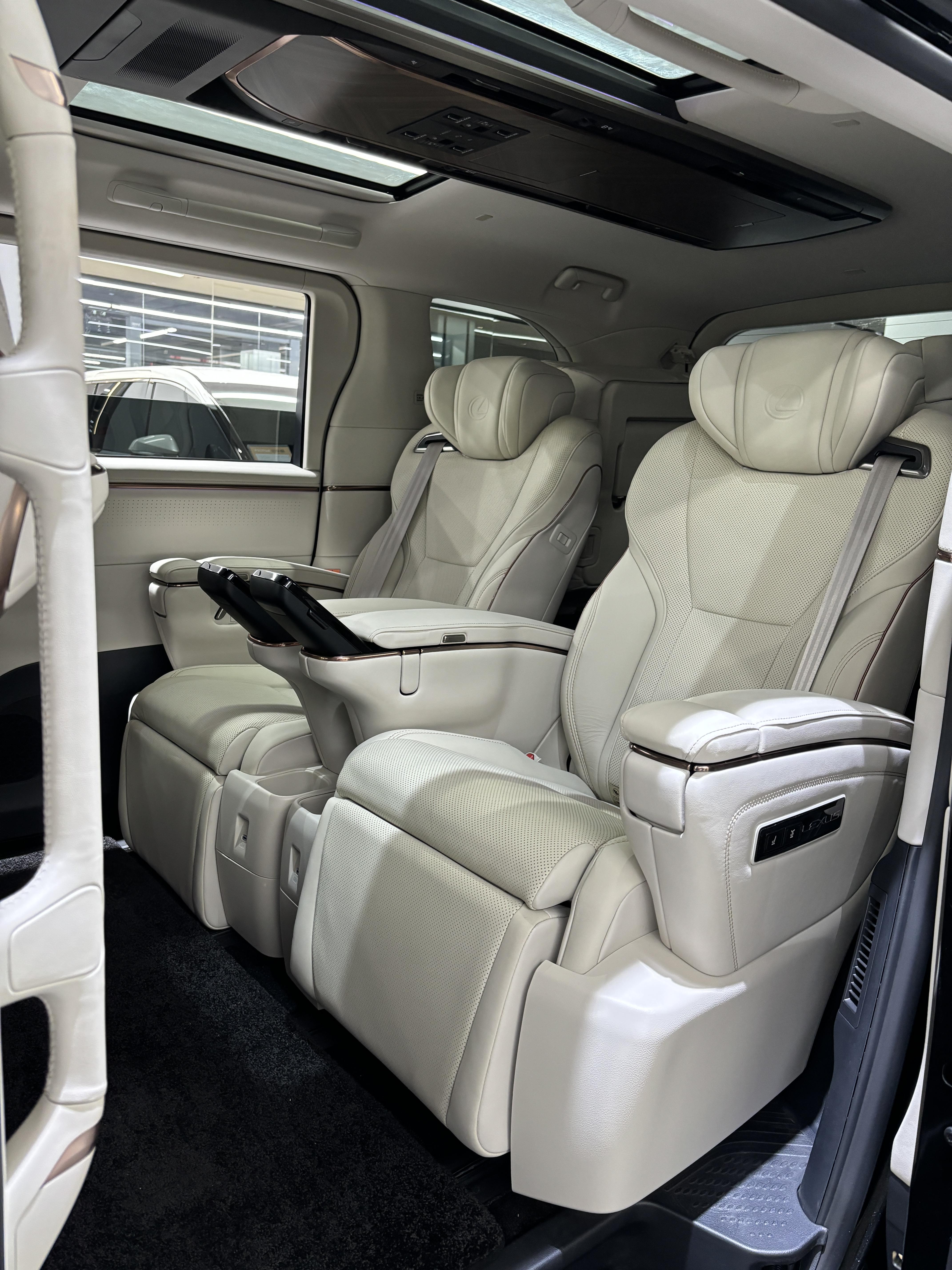 Lexus LM 2023 thumb 9