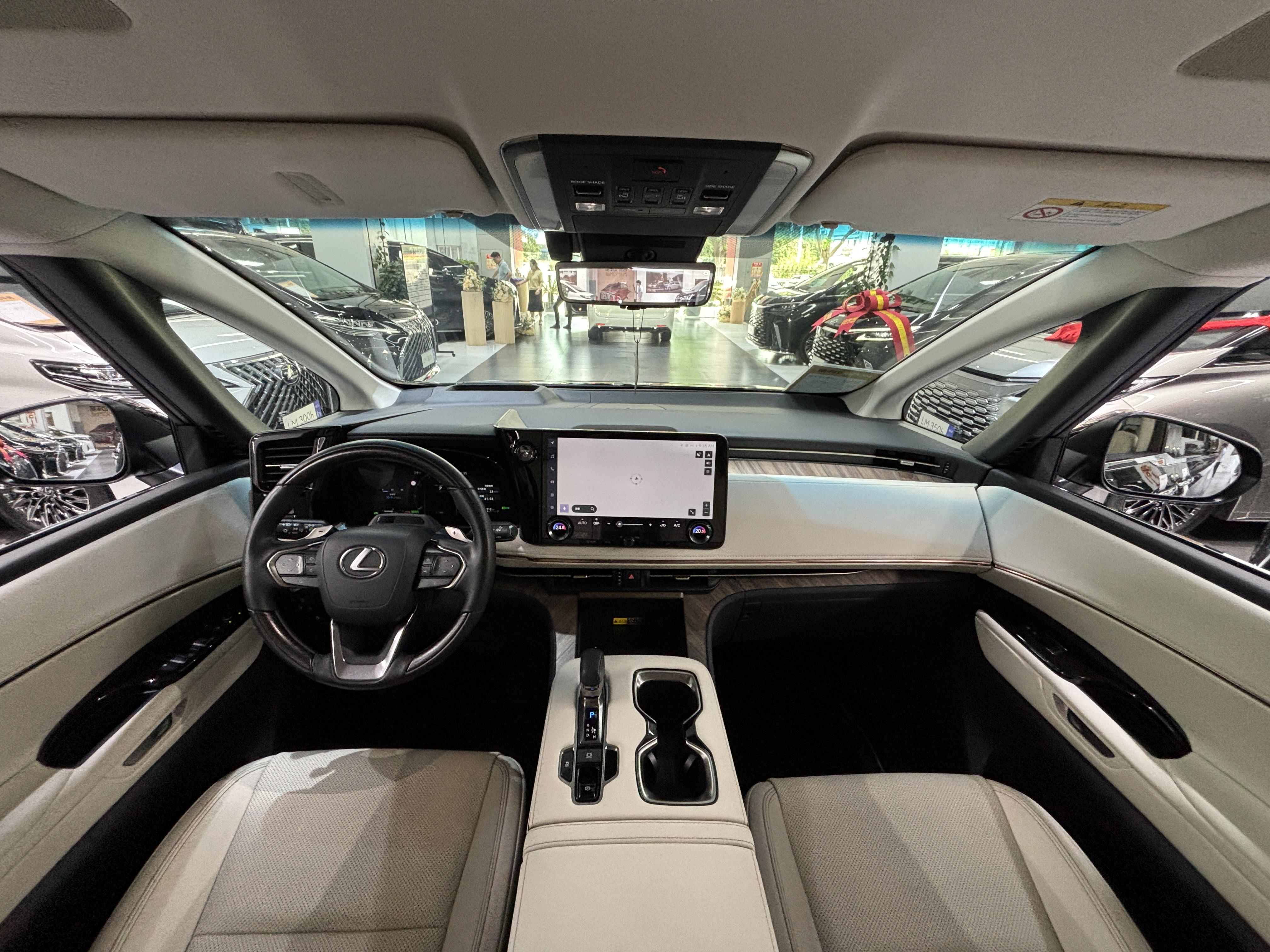 Lexus LM 2023 thumb 10