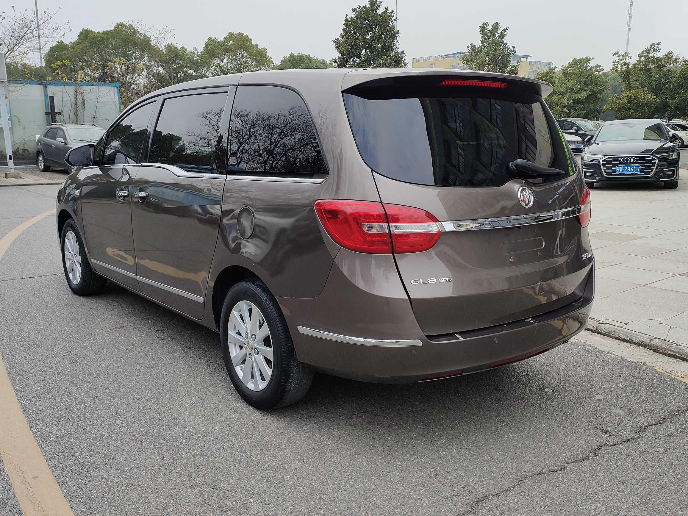 Buick GL8 2017 thumb 2