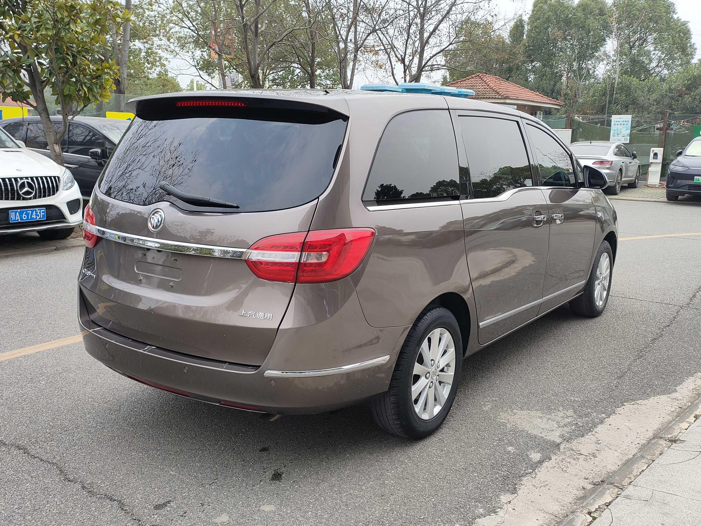 Buick GL8 2017 thumb 4