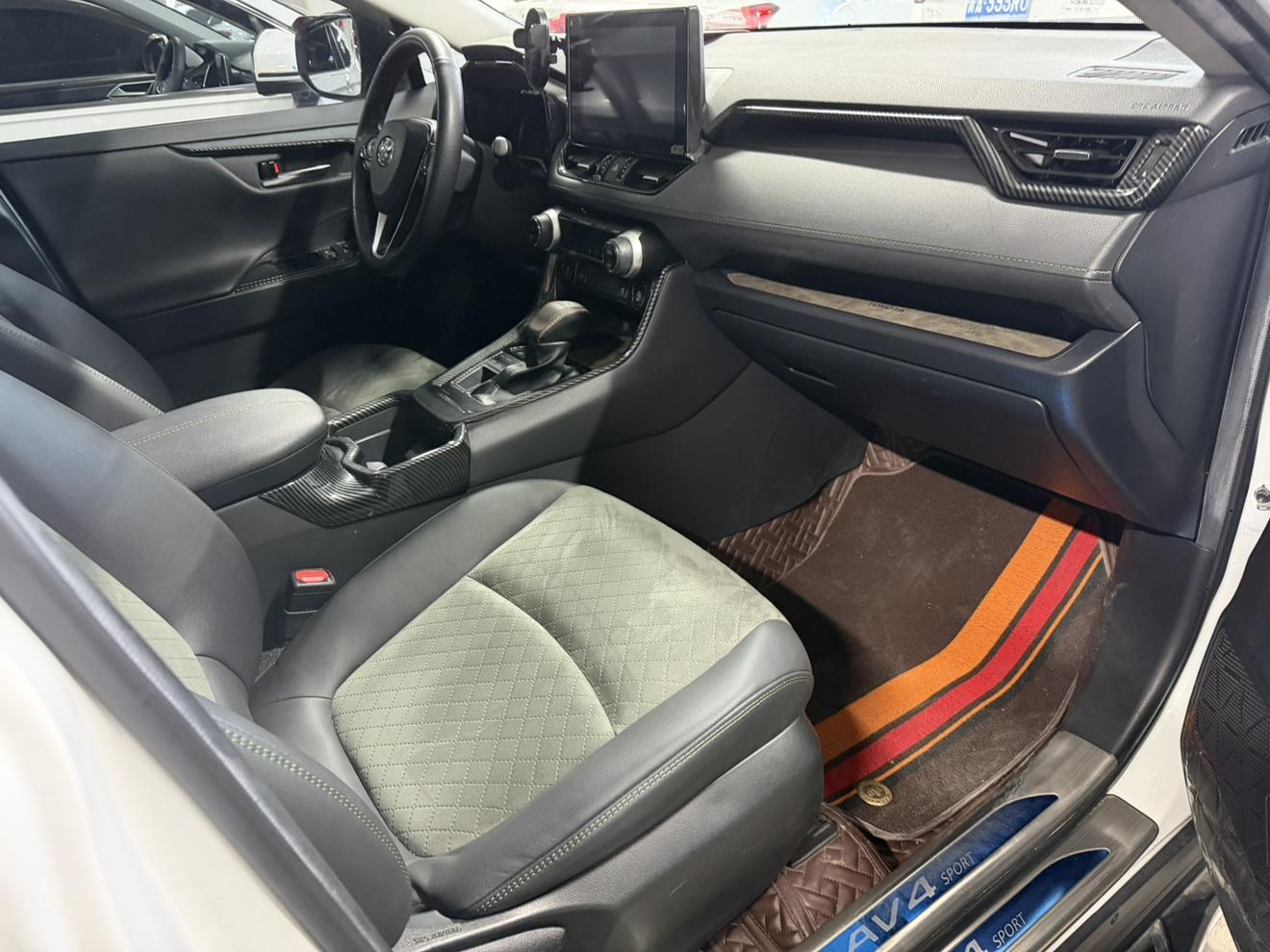 Toyota RAV4 2022 thumb 11