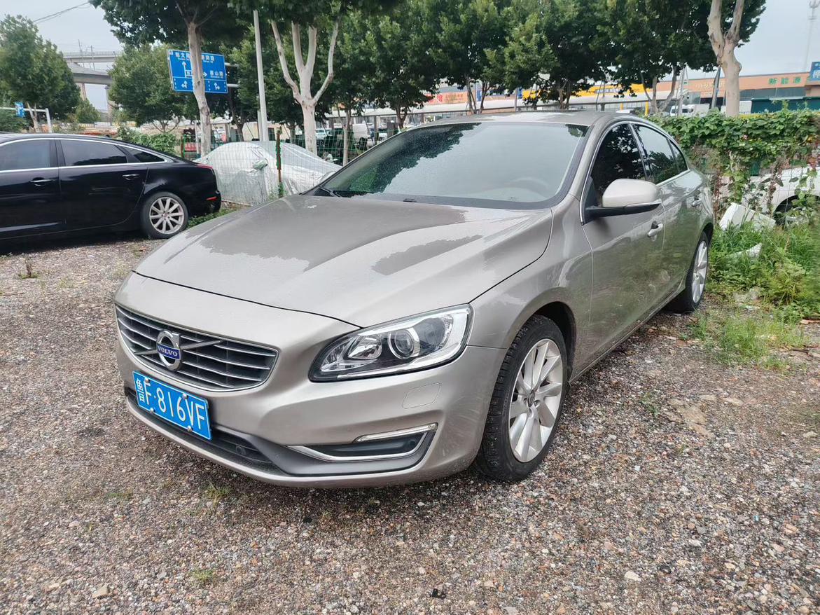 Volvo S60 2015 thumb 8