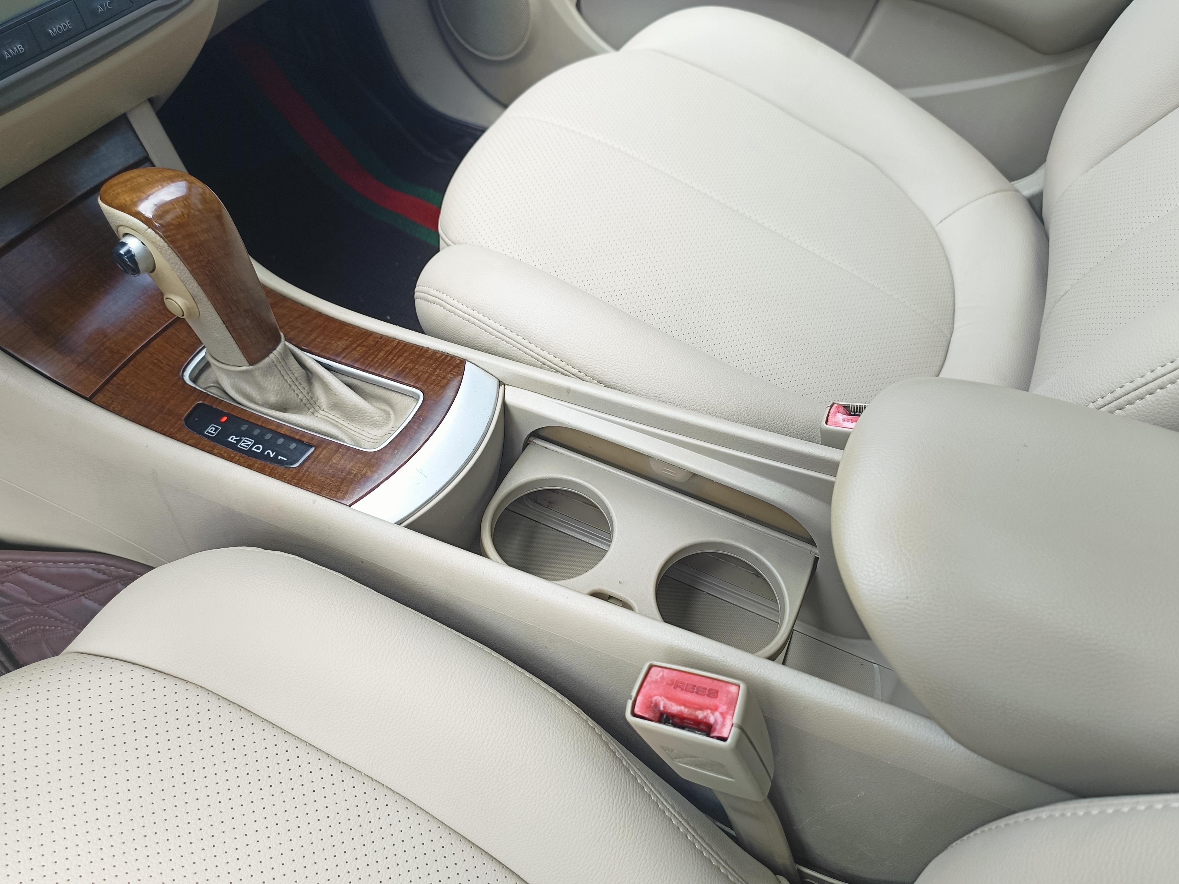 Nissan Sylphy 2009 thumb 12