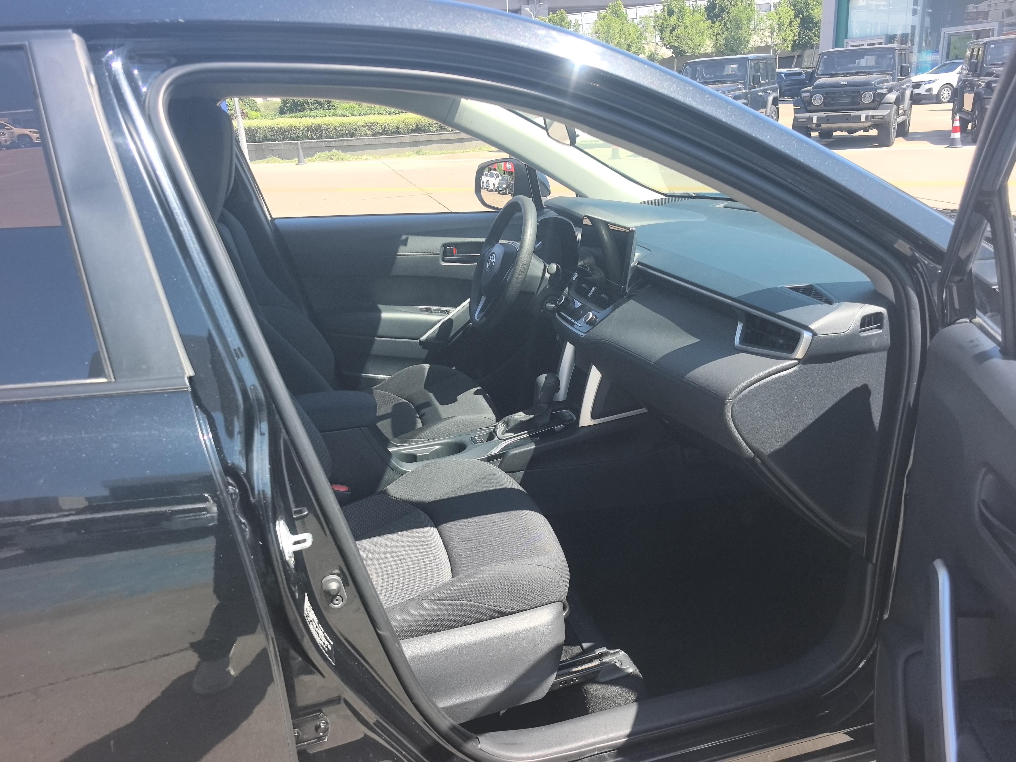 Toyota Frontlander 2024 thumb 2