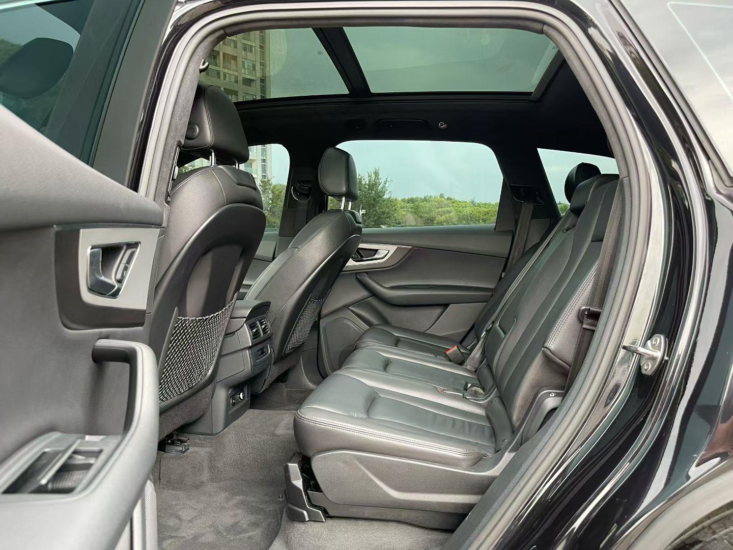 Audi Q7 2019 thumb 7