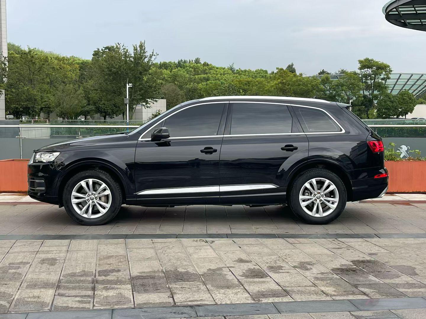 Audi Q7 2019 thumb 10