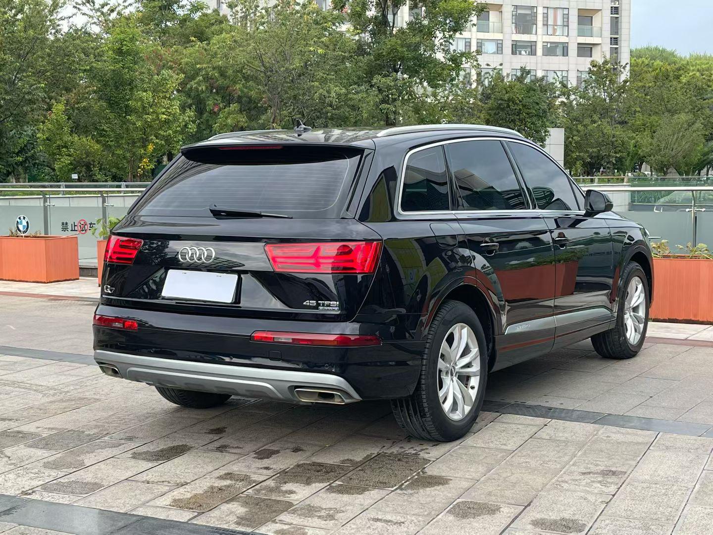 Audi Q7 2019 thumb 11