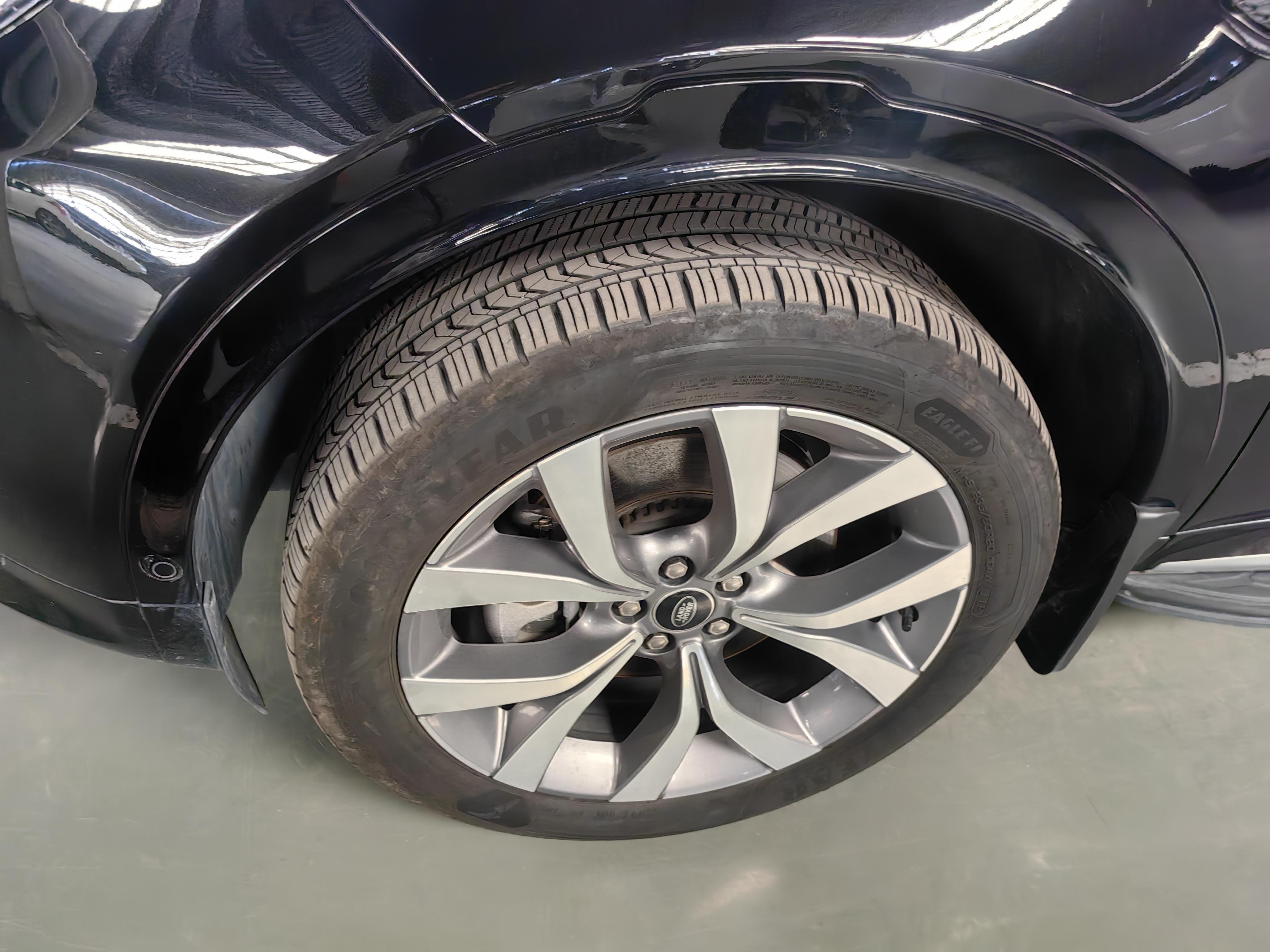Land Rover Discovery Sport 2024 thumb 2