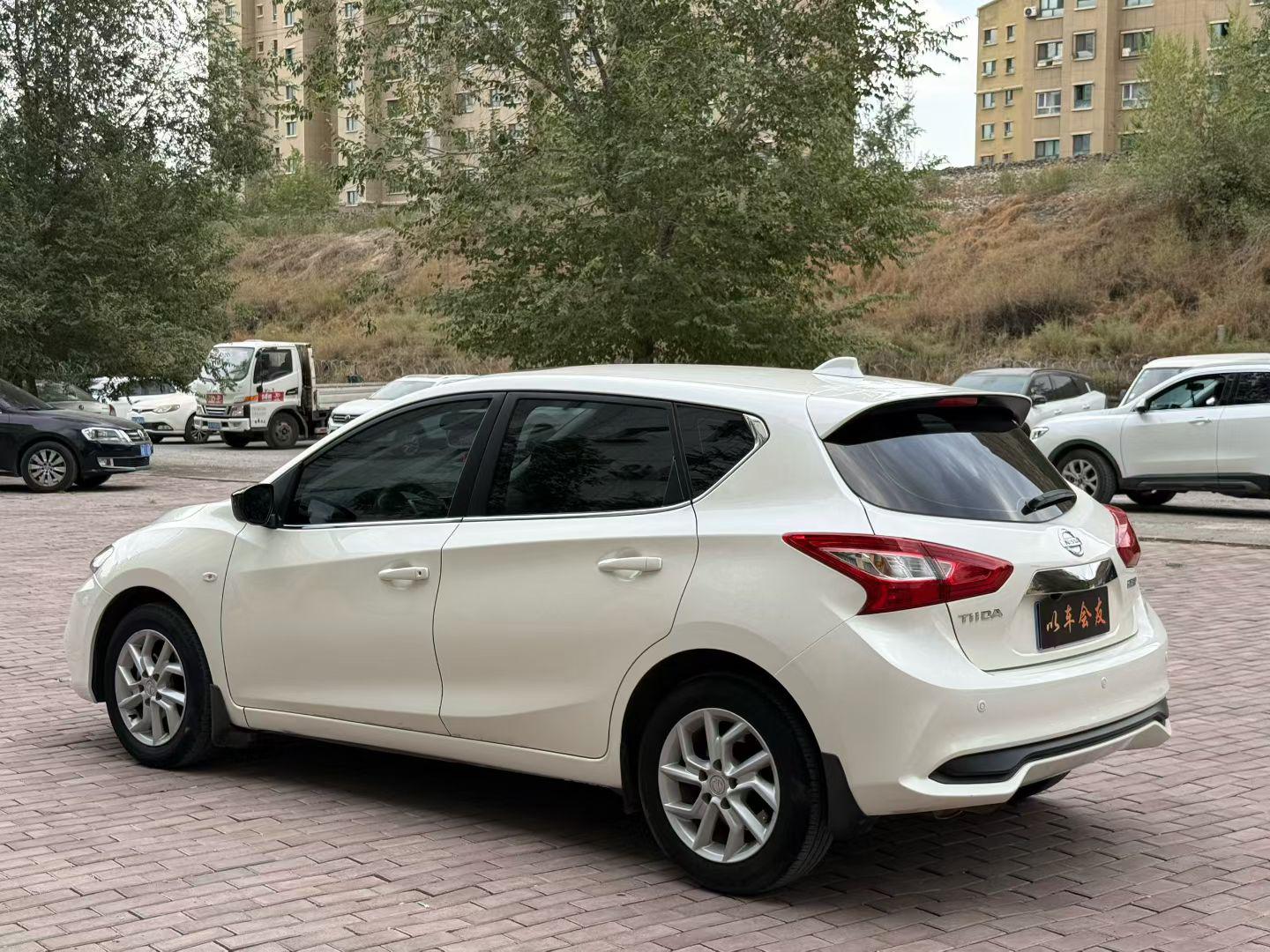 Nissan Tiida 2021 thumb 11