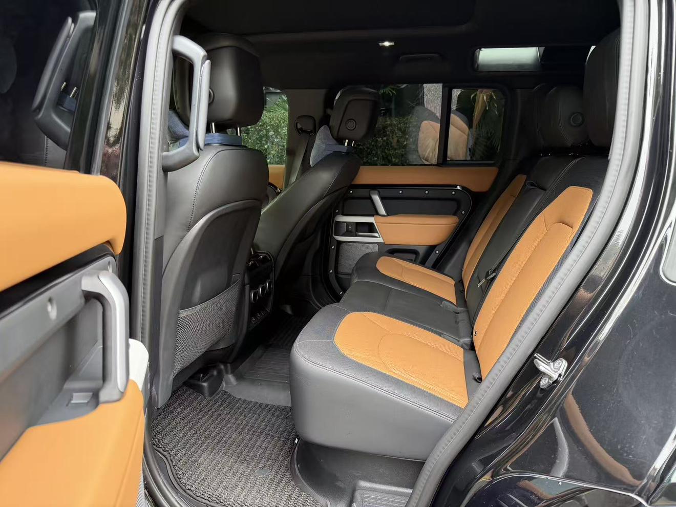 Land Rover Defender 2024 thumb 12