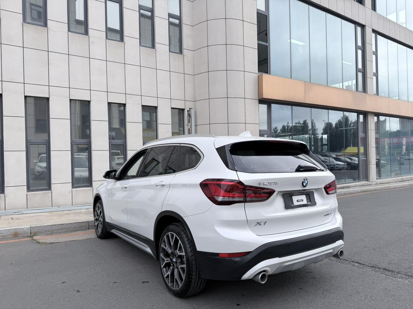BMW X1 2022 thumb 2