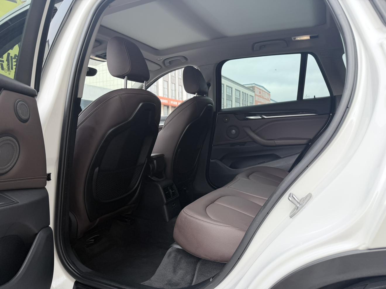 BMW X1 2022 thumb 8