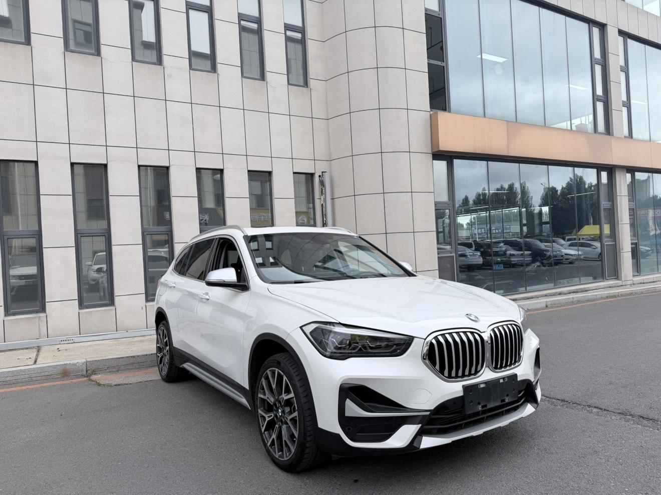 BMW X1 2022 thumb 11