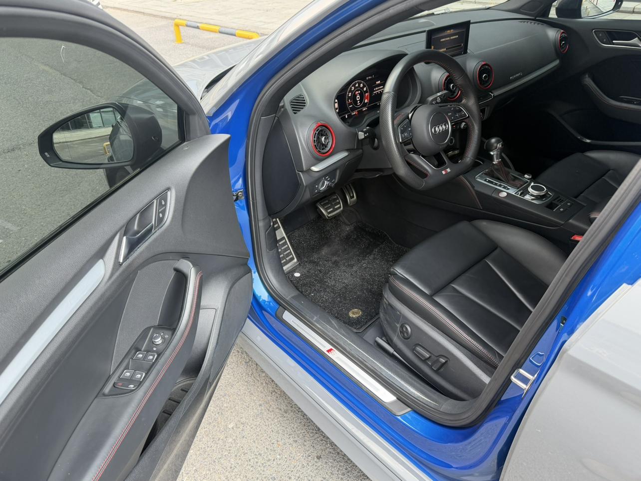 Audi S3 2019 thumb 6