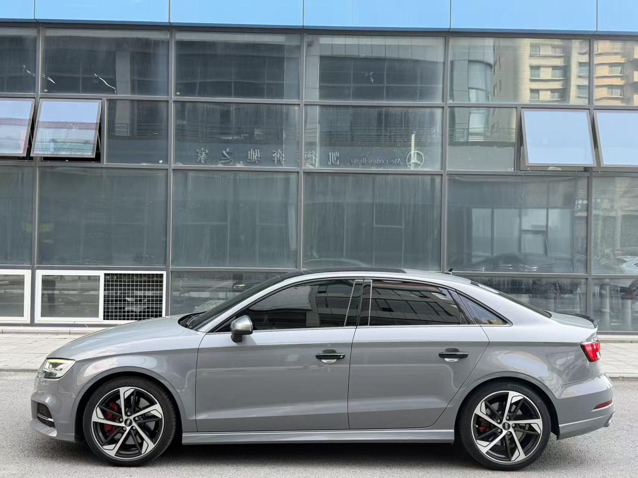 Audi S3 2019 thumb 10