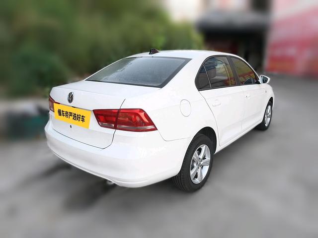Volkswagen Santana 2015 thumb 2