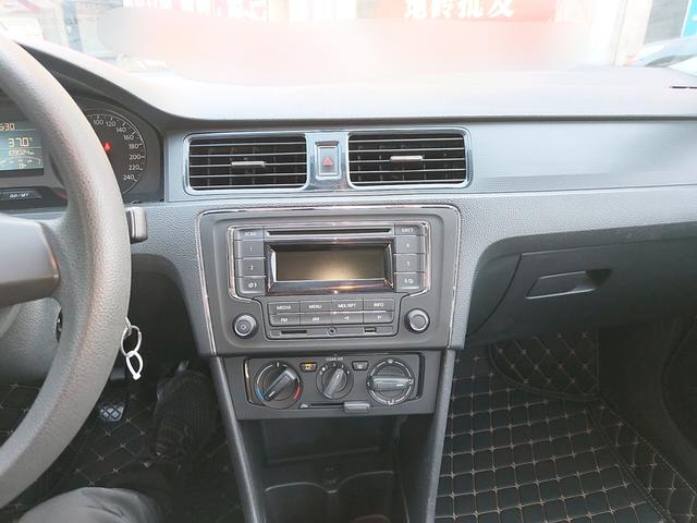 Volkswagen Santana 2015 thumb 3
