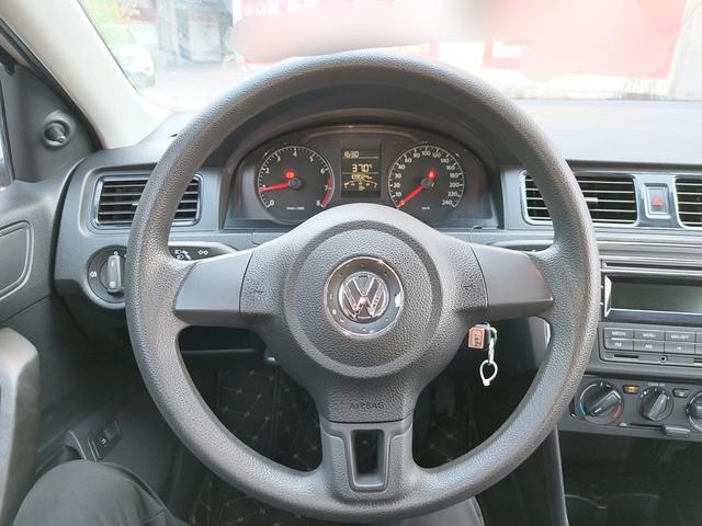 Volkswagen Santana 2015 thumb 6