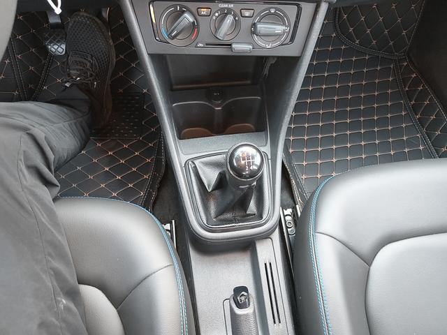 Volkswagen Santana 2015 thumb 7