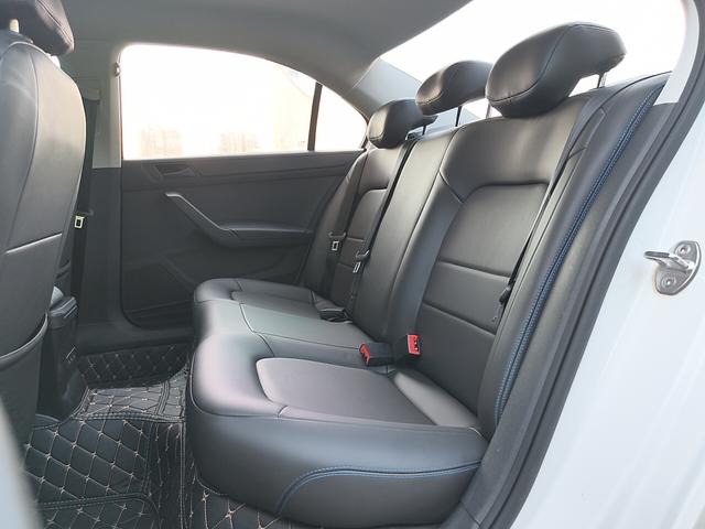 Volkswagen Santana 2015 thumb 9