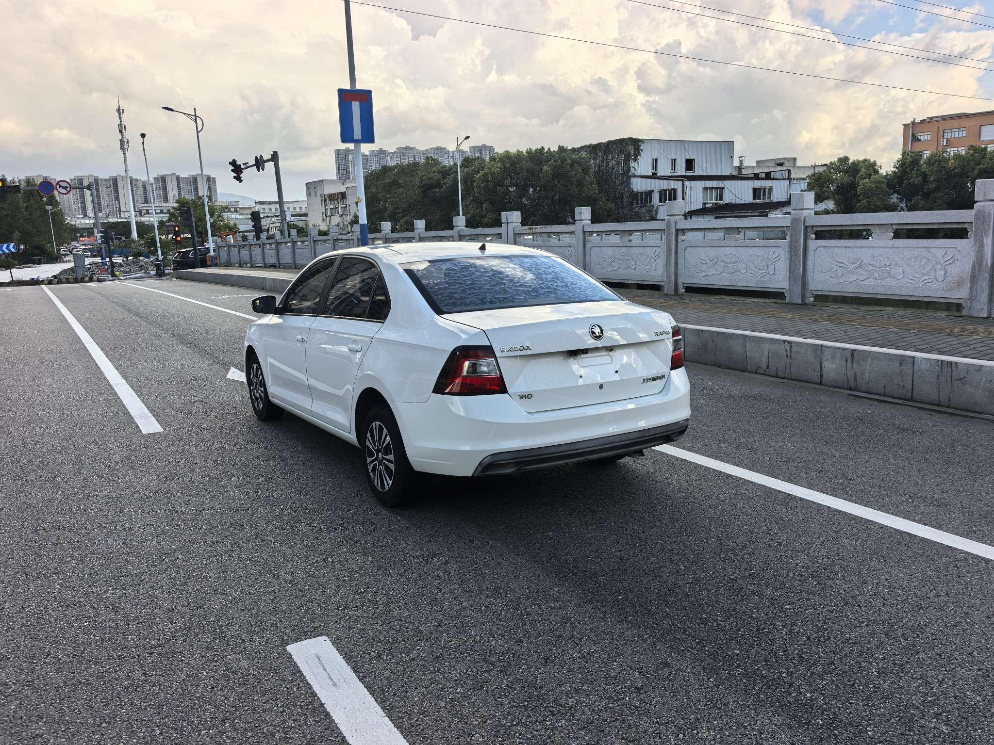 Skoda Xin Rui 2018 thumb 2