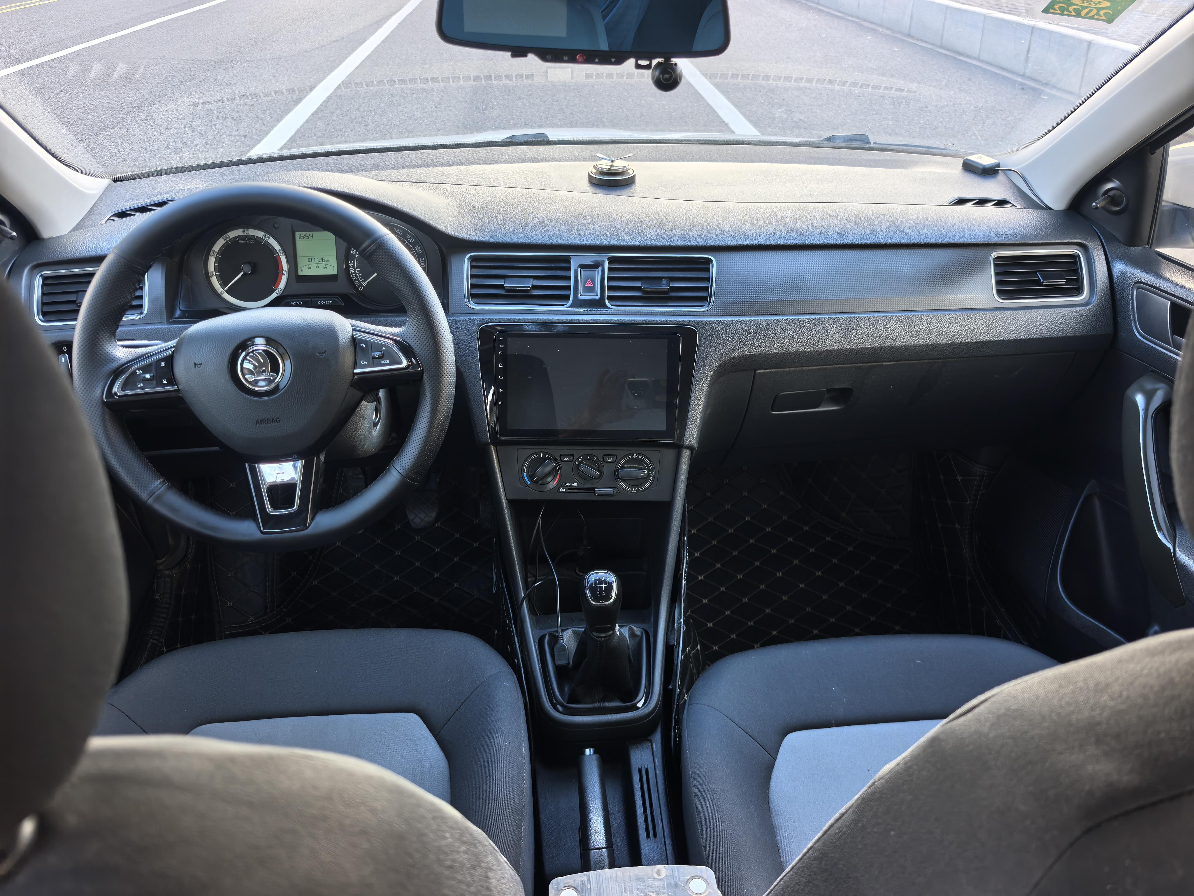 Skoda Xin Rui 2018 thumb 5
