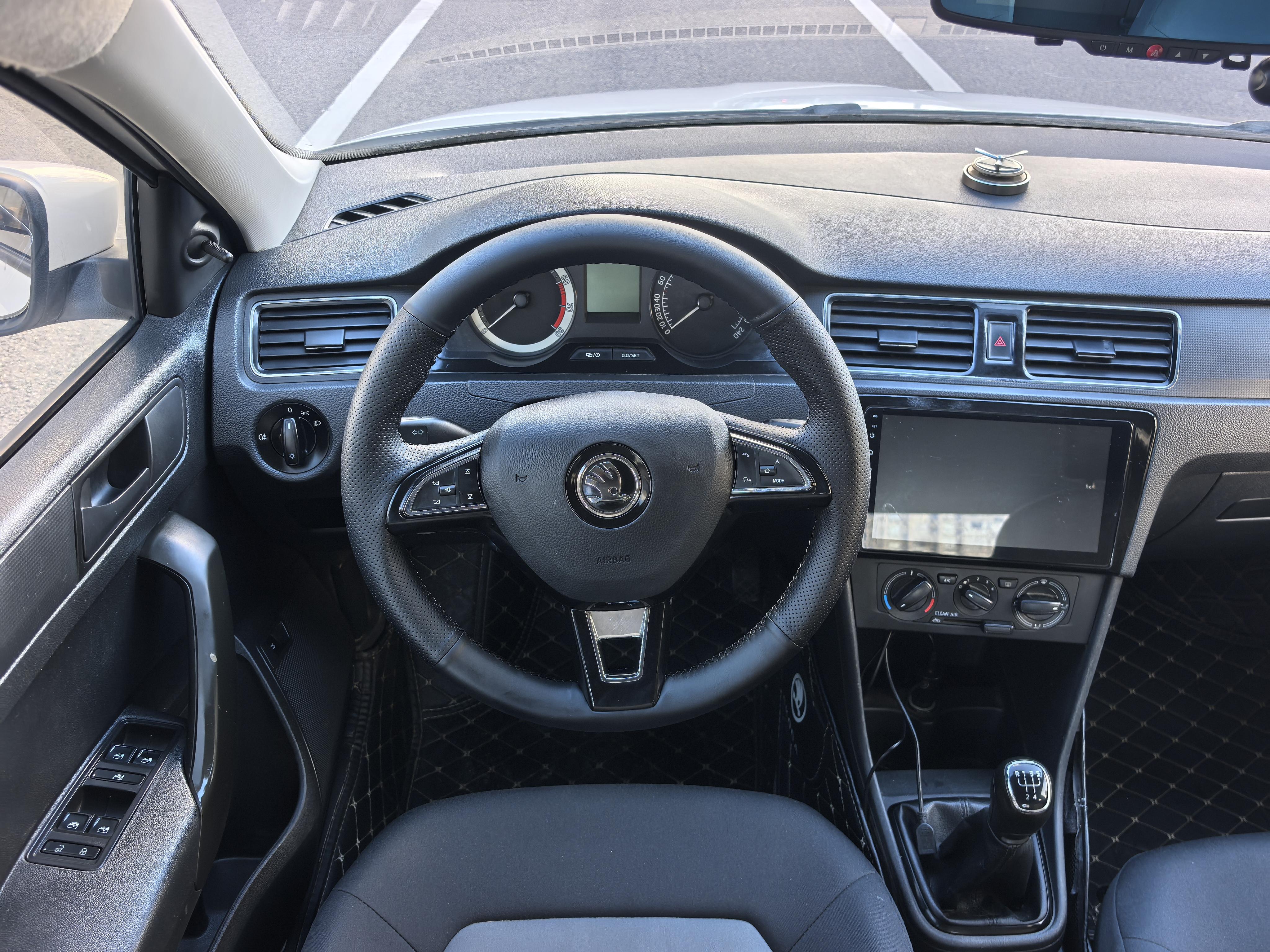 Skoda Xin Rui 2018 thumb 6