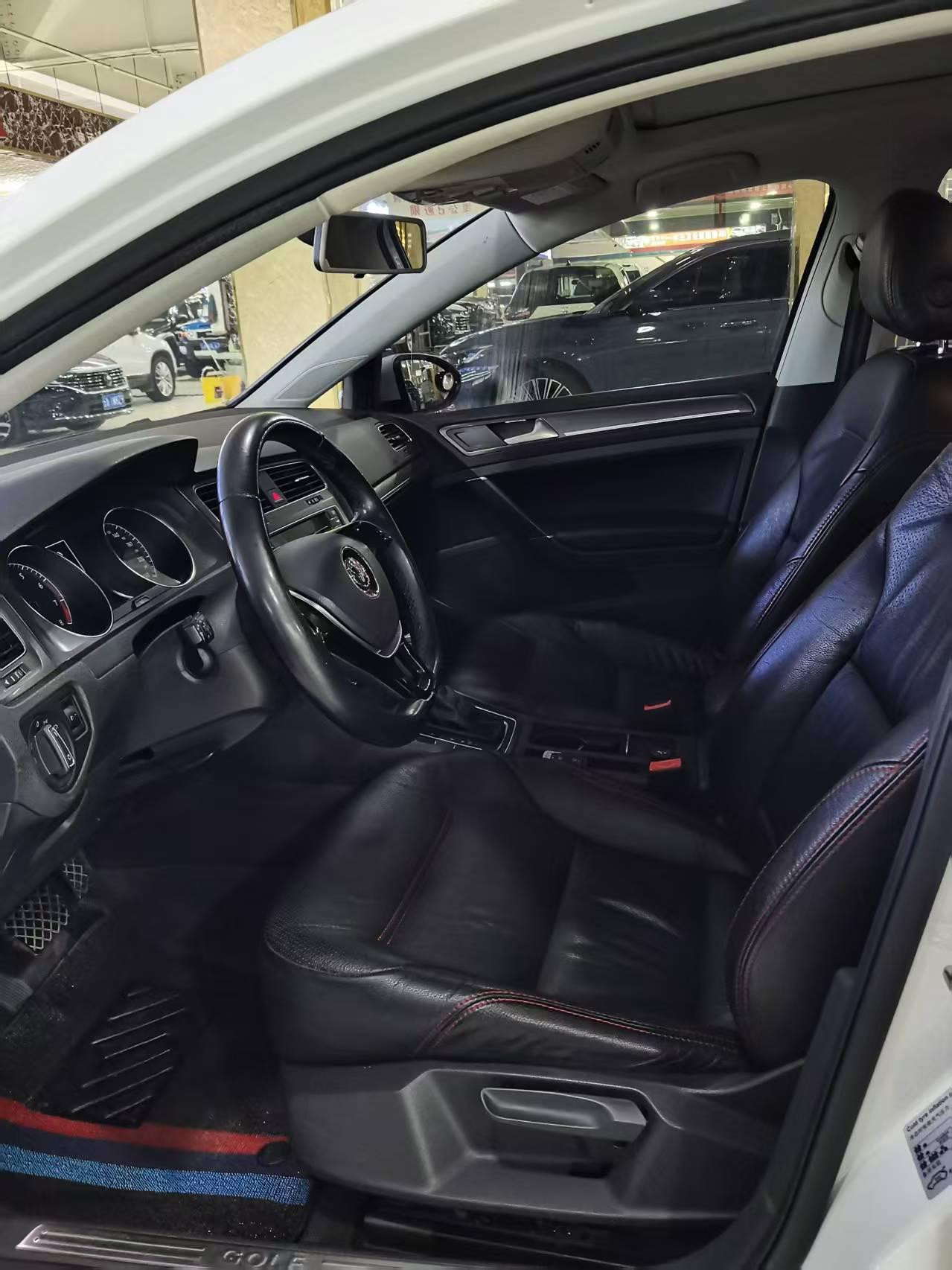 Volkswagen Golf Sportsvan 2015 thumb 5