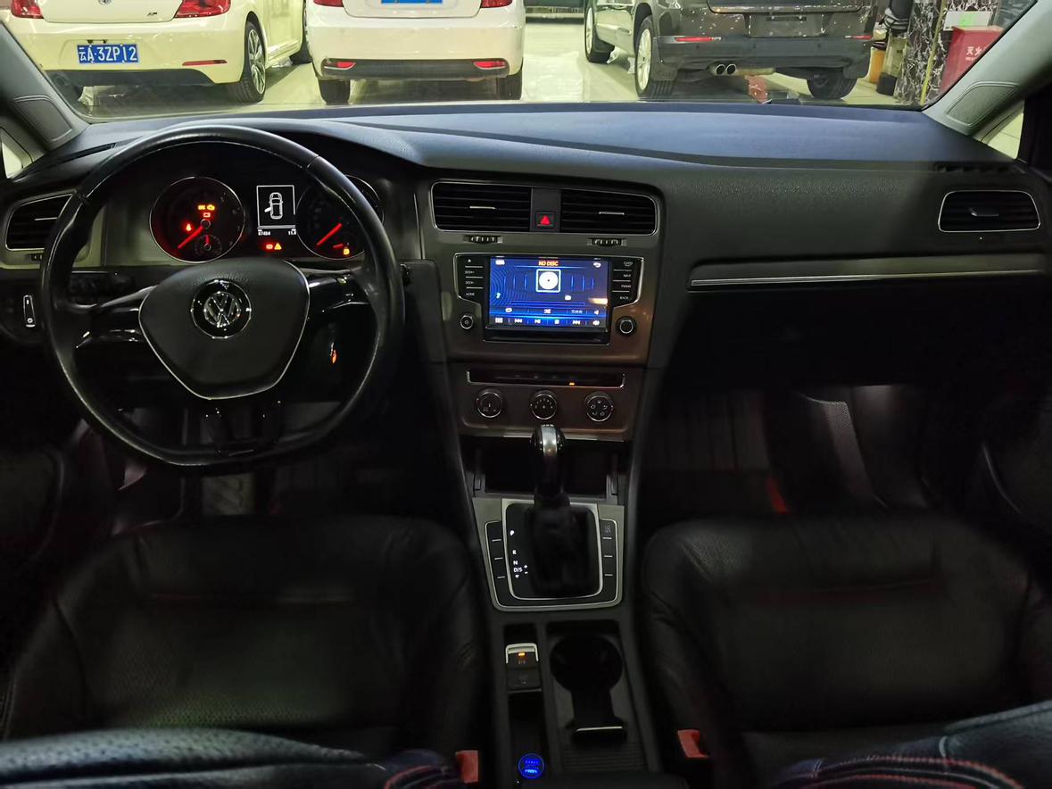 Volkswagen Golf Sportsvan 2015 thumb 12