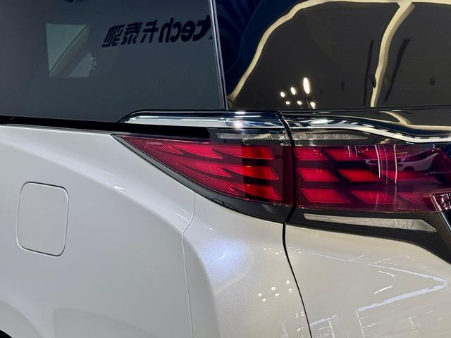 Toyota Alphard 2023 thumb 8