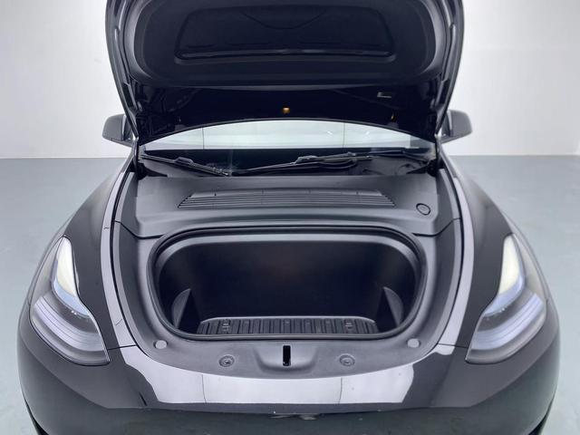 Tesla Model Y 2024 thumb 8
