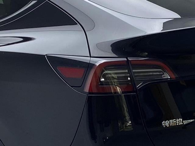 Tesla Model Y 2024 thumb 11