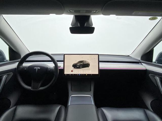 Tesla Model Y 2024 thumb 12
