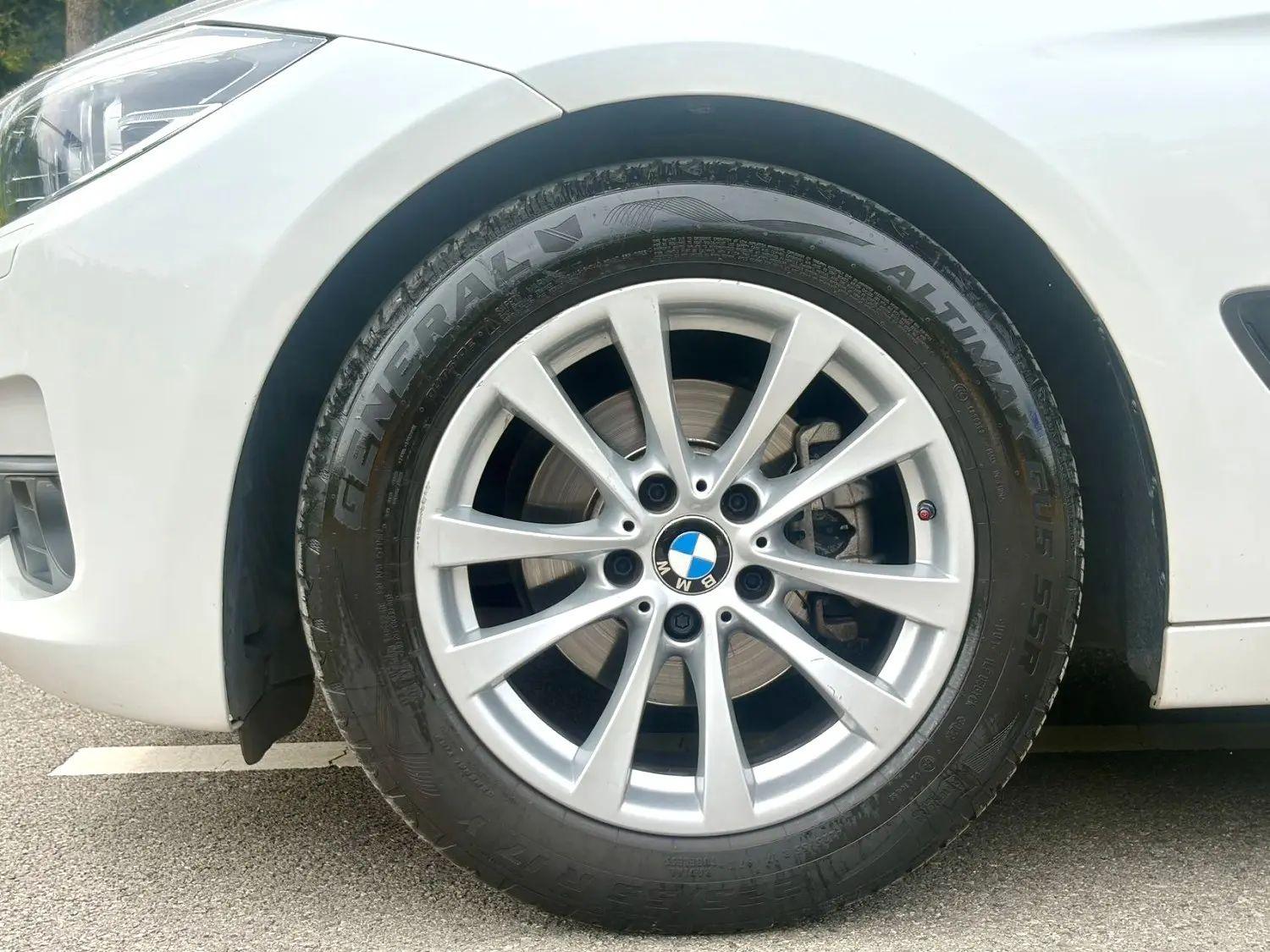 BMW 3 серии 2017 thumb 3
