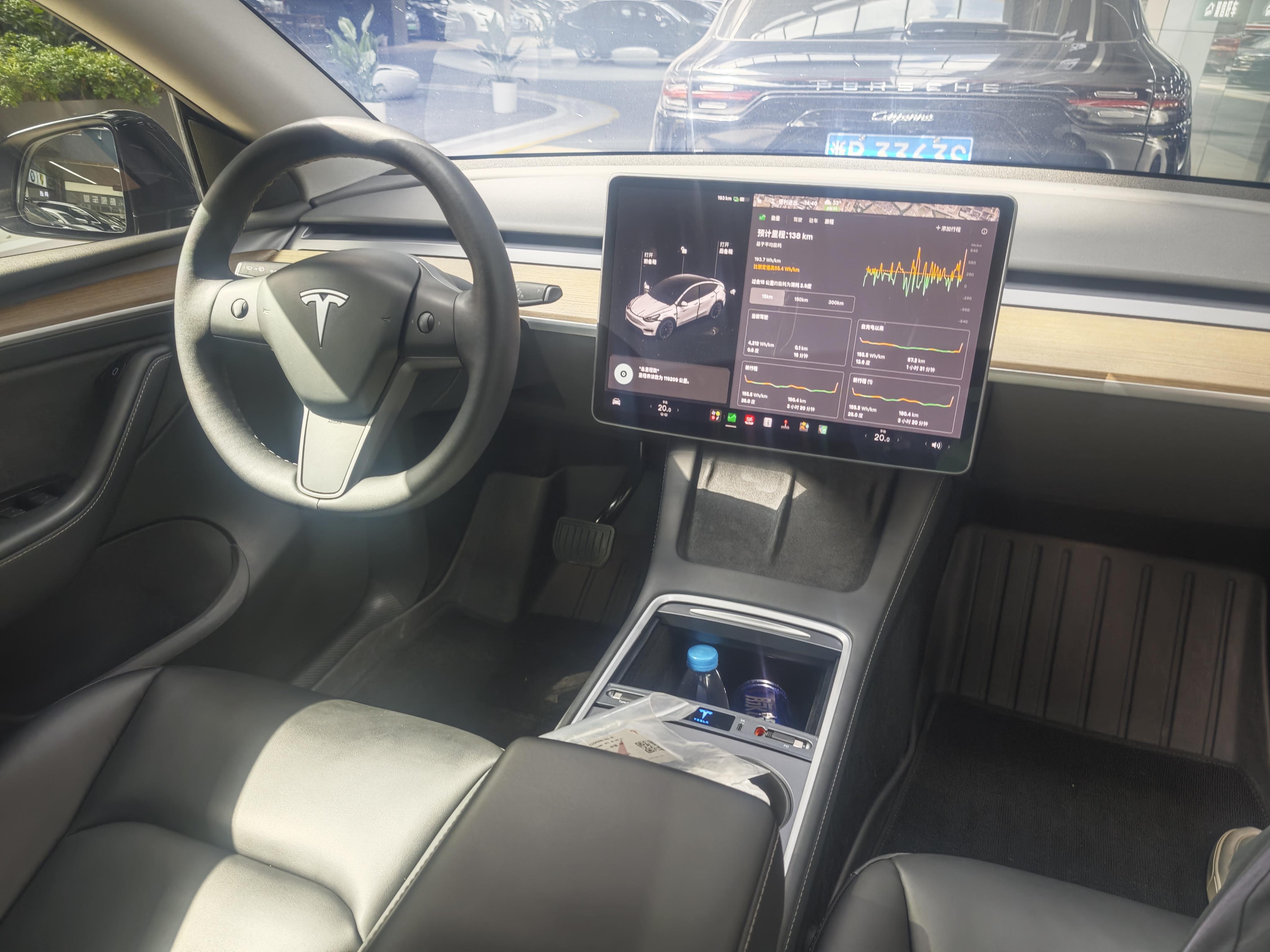 Tesla Model Y 2021 thumb 7