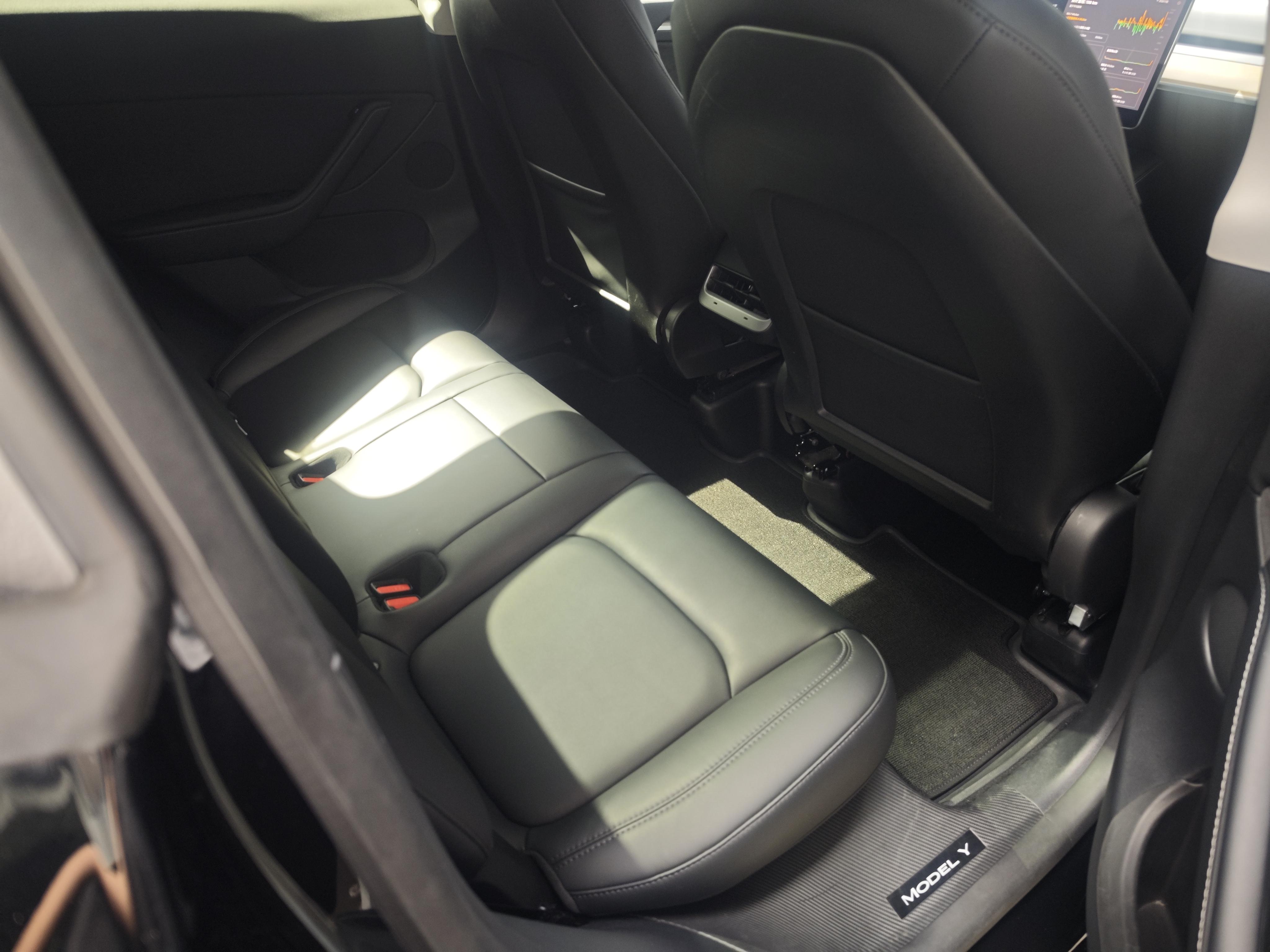 Tesla Model Y 2021 thumb 9